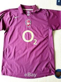Arsenal Home Shirt 2005. Large. Nike Red Adults Long Sleeves Football Top Only L