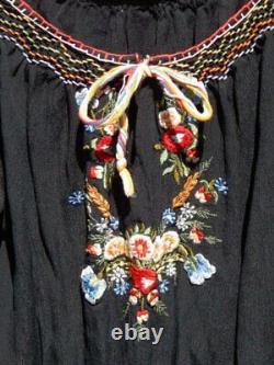 BETSEY JOHNSON Vintage Black Crepe Embroidered Mexican Bella Peasant Top P