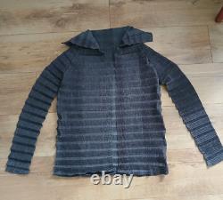 ISSEY MIYAKE Grey Textured Fabric Pleats Please open top/jacket