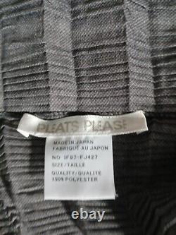 ISSEY MIYAKE Grey Textured Fabric Pleats Please open top/jacket