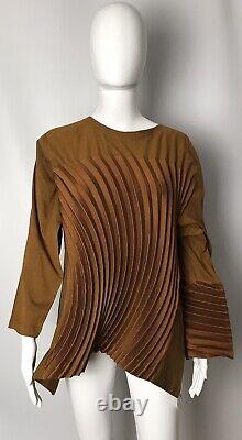 Issey Miyake Cliff Pleated Jacquard Top