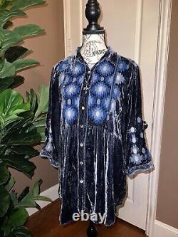 Johnny Was Blue Velvet Heavily Embroidered Tunic Top Long Sleeve Sz 1X (XL) WOW